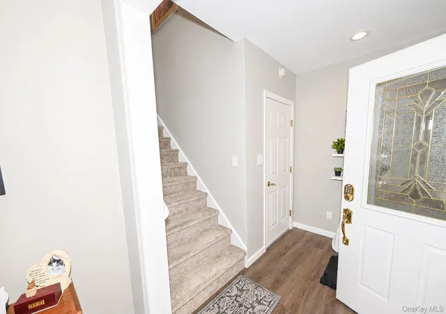 3rd image of 525 S Greene Ave, Lindenhurst, NY 11757 | MLS# 1004443