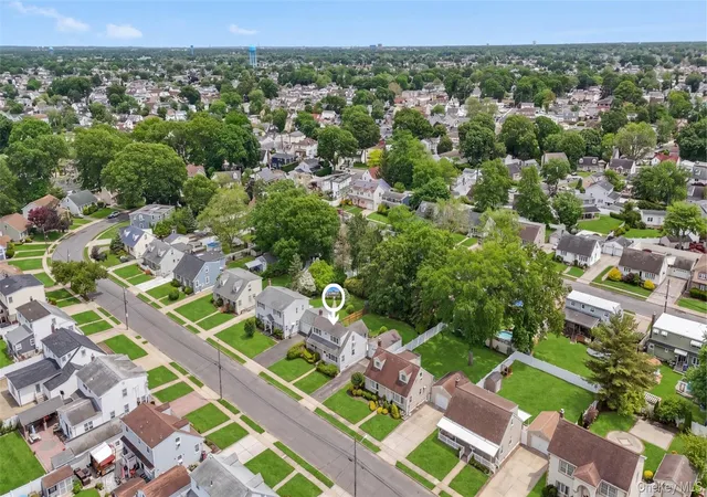 4th image of 659 Diellen Ln, Hempstead, NY 11003 | MLS# 1004450