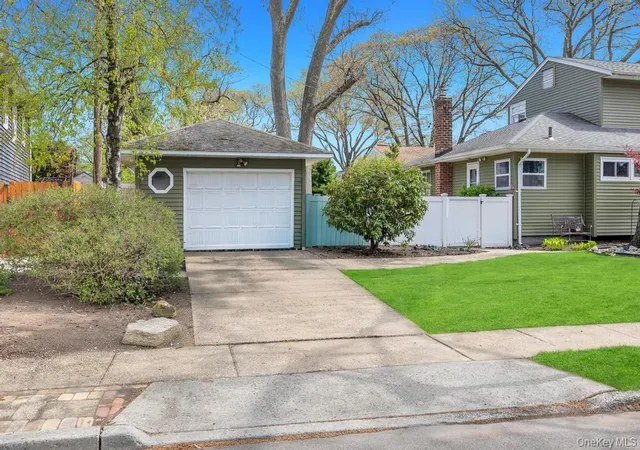 2nd image of 1492 Garden St, Hempstead, NY 11554 | MLS# 1004487