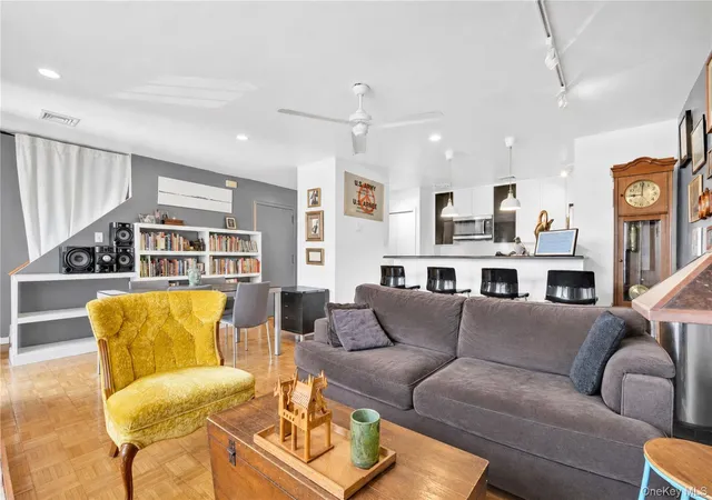 4th image of 827 E 161St St, New York, NY 10459