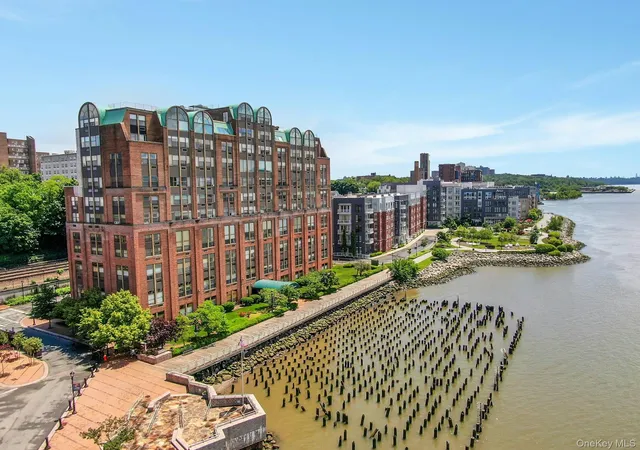 Photo 4 of Sale Pending at 23 Water Grant St #4I, Yonkers, NY 10701 | MLS# 1004500 | Listing updated on 2026-07-28