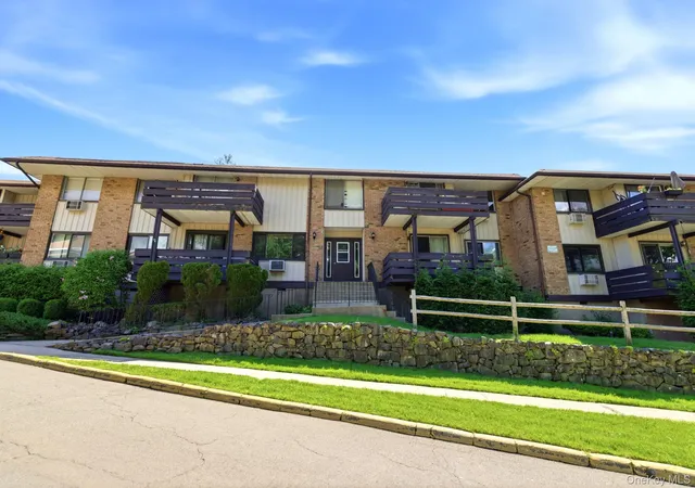 Homes for sale in Clarkstown, NY | 130 Sierra Vista Ln, Clarkstown, NY 10989 | MLS# 1004503