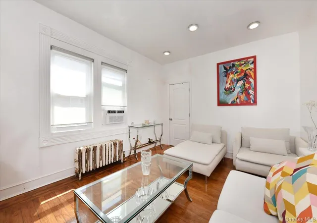 Photo 4 of House for sale at 21815 100th Avenue, New York, NY 11429 | MLS# 1004515 | Listing updated on 2026-09-19