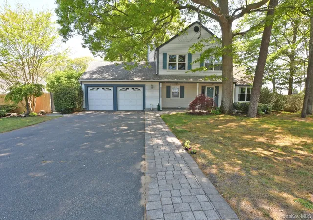 3rd image of 1 Gregg Ln, Coram, NY 11727 | MLS# 1004531