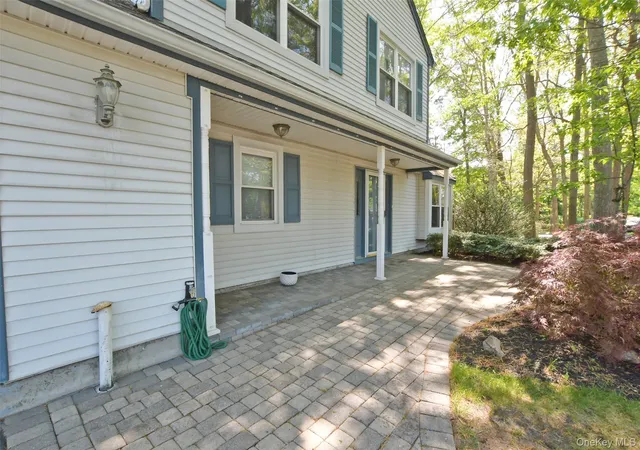 5th image of 1 Gregg Ln, Coram, NY 11727 | MLS# 1004531