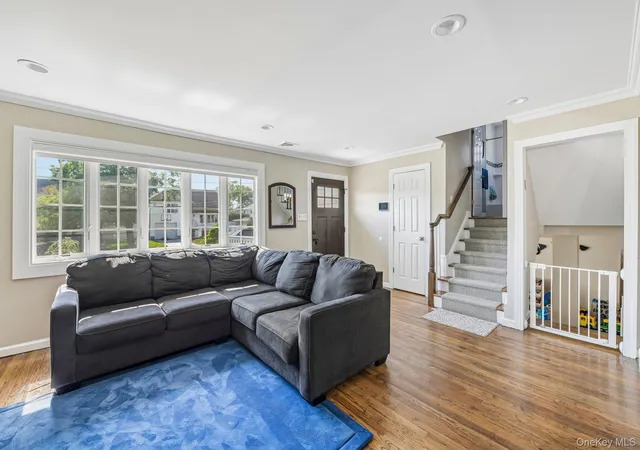 Photo 4 of Sale Pending at 2821 Colonial Ave, Hempstead, NY 11566 | MLS# 1004535 | Listing updated on 2026-06-27