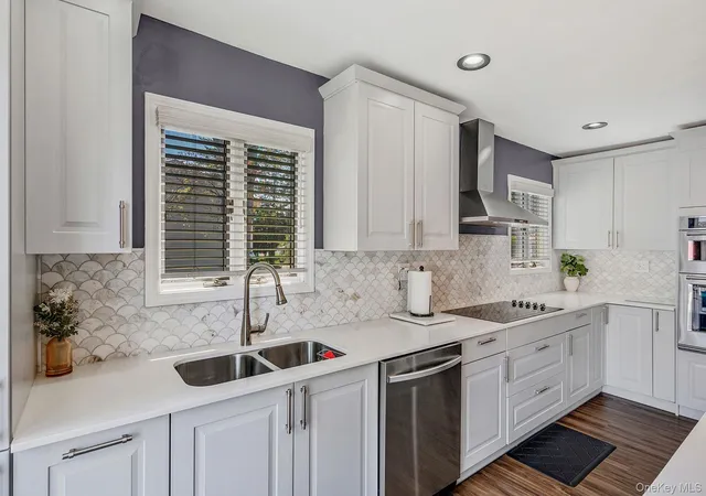 5th image of 935 Sterling Pl, West Babylon, NY 11704 | MLS# 1004546