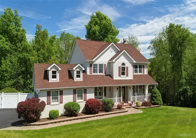 2nd image of 19 Aimee Ct, Warwick, NY 10990 | MLS# 1004548