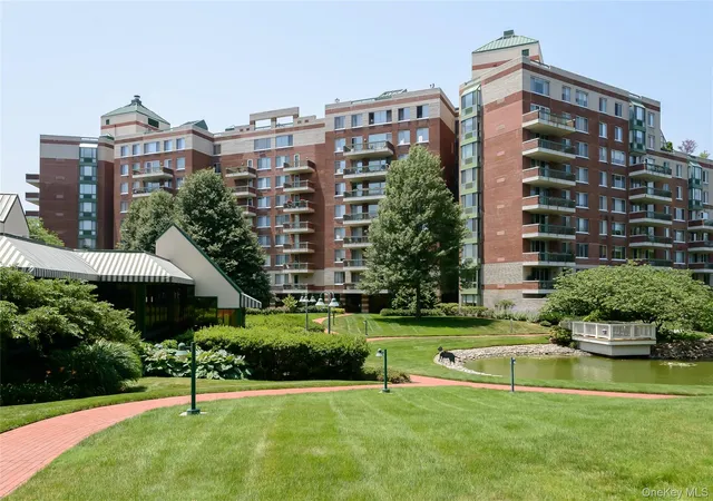 2nd image of 100 Hilton Ave, Garden City, NY 11530