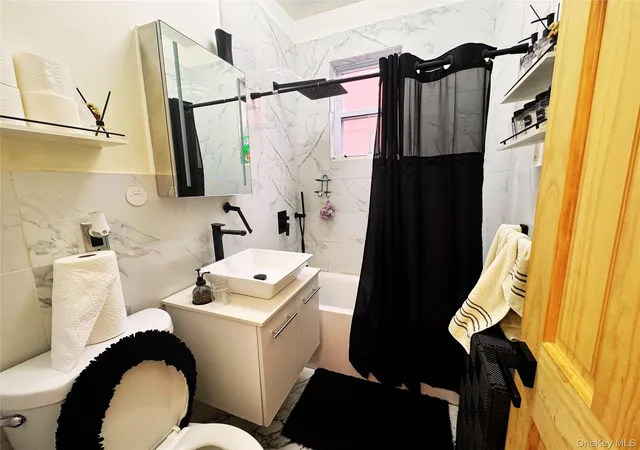 Photo 3 of Multi family home for sale at 4621 Matilda Ave, Bronx, NY 10470 | MLS# 1004562 | Listing updated on 2026-05-27