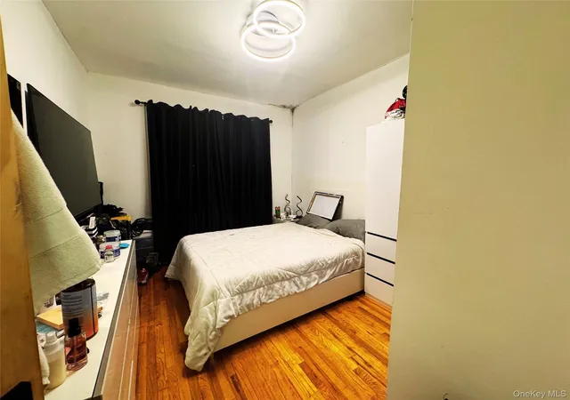 Listing Photo 4 - Condo for sale in building located at 4621 Matilda Ave, Bronx, NY 10470