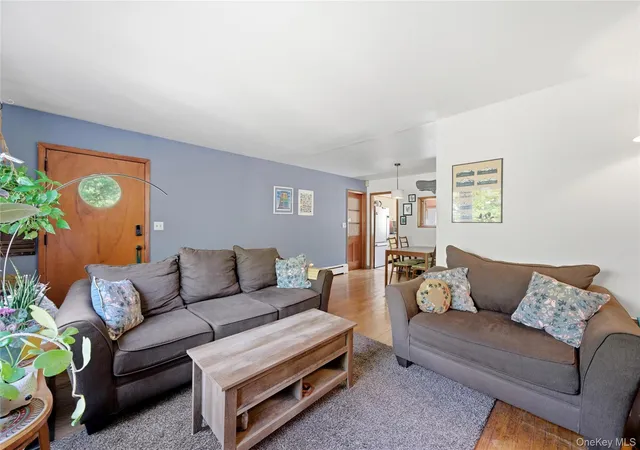 3rd image of 37 Winston Dr, Smithtown, NY 11787 | MLS# 1004569