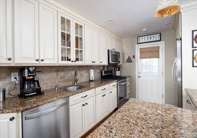 4th image of 32 Yost Blvd, Oceanside, NY 11572 | MLS# 1004575