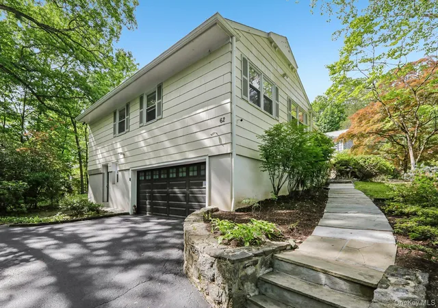 Photo 3 of Sale Pending at 62 Mohegan Rd, Larchmont, NY 10538 | MLS# 1004576 | Listing updated on 2026-09-21