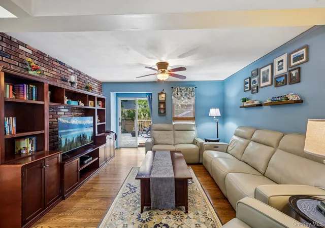 4th image of 63 Kilburn Rd S, West Hempstead, NY 11552 | MLS# 1004584