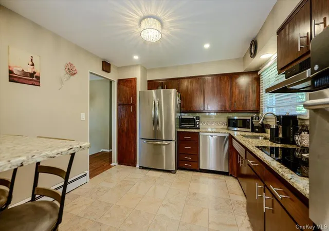 4th image of 12 Northern Pkwy E, Oyster Bay, NY 11803 | MLS# 1004585
