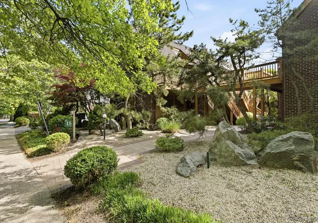 Listing Photo 2 - Condo for sale in building located at 15 Greenridge Ave, White Plains, NY 10605 - Unit #3
