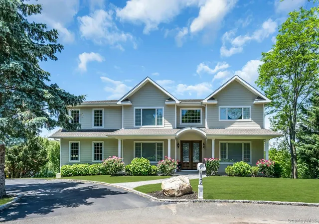 2nd image of 12 Barbara Ln, Glen Cove, NY 11542 | MLS# 1004607