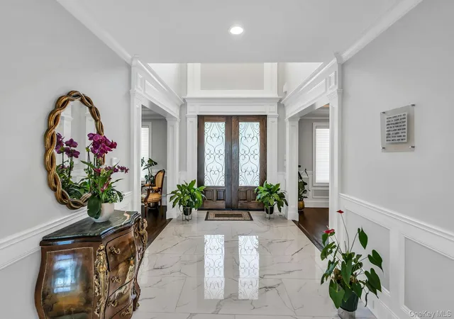 Photo 3 of Single family home for sale at 12 Barbara Ln, Glen Cove, NY 11542 | MLS# 1004607 | Listing updated on 2026-06-23
