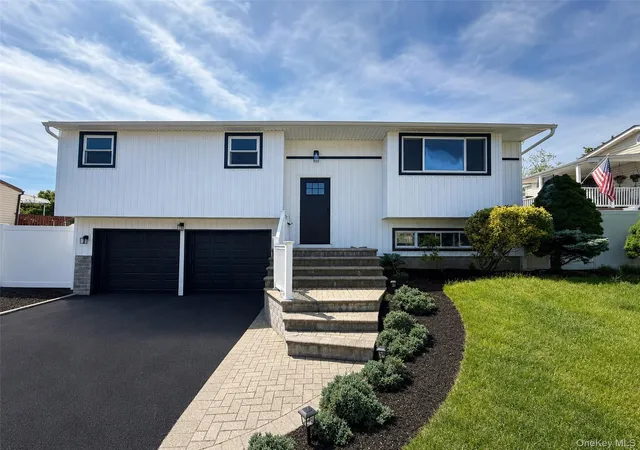 Homes for sale in Brookhaven, NY | 132 Berkeley Ave, Brookhaven, NY 11784 | MLS# 1004611