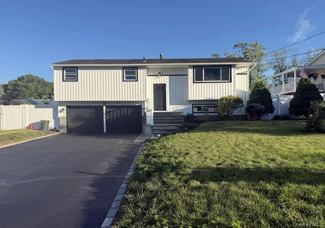 Homes for sale in Brookhaven, NY | 132 Berkeley Ave, Brookhaven, NY 11784 | MLS# 1004611