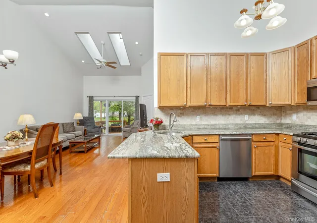 5th image of 2105 Nicole Dr, Brookhaven, NY 11776 | MLS# 1004621