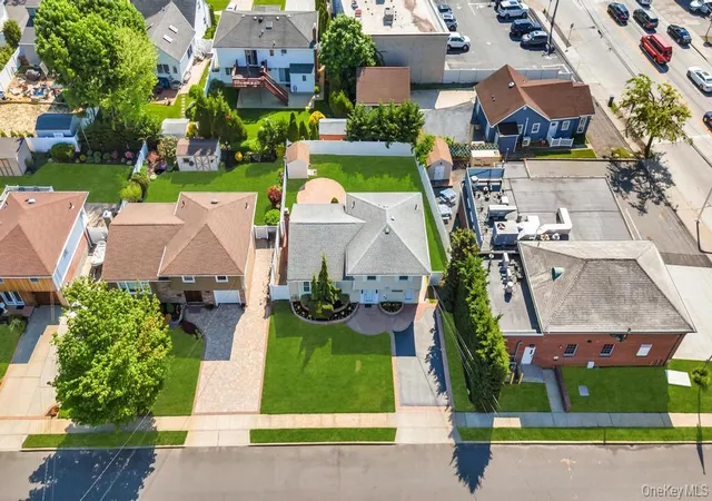 Photo 2 of Sale Pending at 2297 Arby Ct, Wantagh, NY 11793 | MLS# 1004626 | Listing updated on 2026-09-03