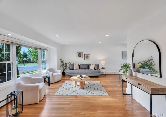 Photo 3 of Sale Pending at 2297 Arby Ct, Wantagh, NY 11793 | MLS# 1004626 | Listing updated on 2026-09-03