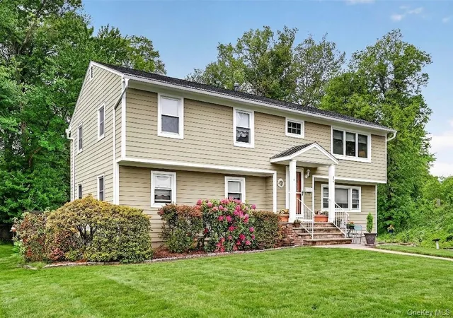 3rd image of 7 Windsor Brook Ln, Orangetown, NY 10983 | MLS# 1004652
