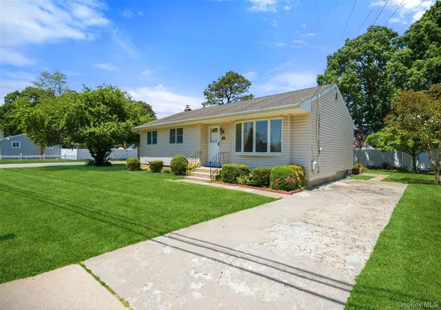 2nd image of 15 Lincoln Ave, Farmingdale, NY 11735 | MLS# 1004659