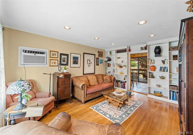 4th image of 38 Hillvale Rd, Albertson, NY 11507 | MLS# 1004660