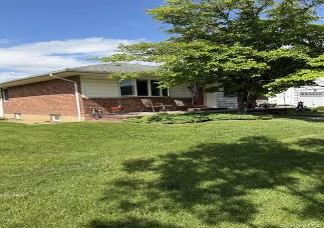 19th image of 555 Parker Ave, Hempstead, NY 11756 | MLS# 1004667