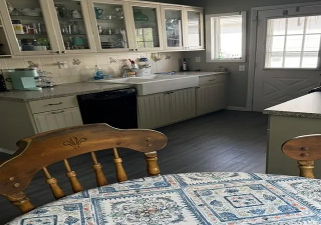 5th image of 555 Parker Ave, Hempstead, NY 11756 | MLS# 1004667