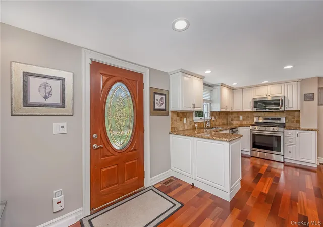 4th image of 427 Vanderbilt Blvd, Islip, NY 11769 | MLS# 1004669