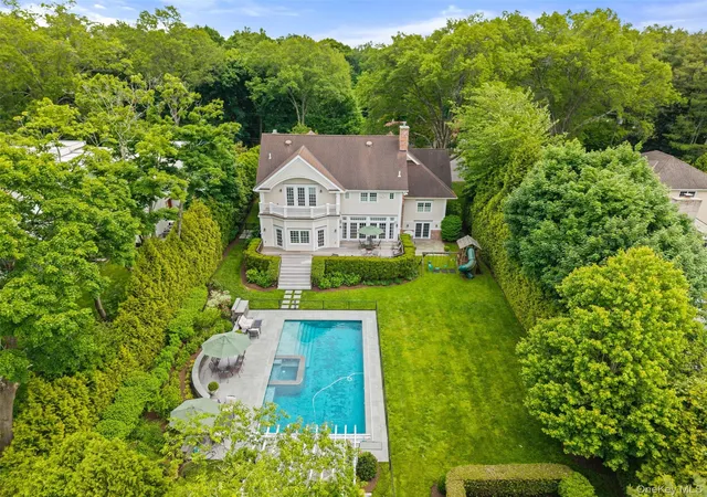 Homes for sale in Scarsdale, NY | 64 Stratton Rd, Scarsdale, NY 10583 | MLS# 1004678