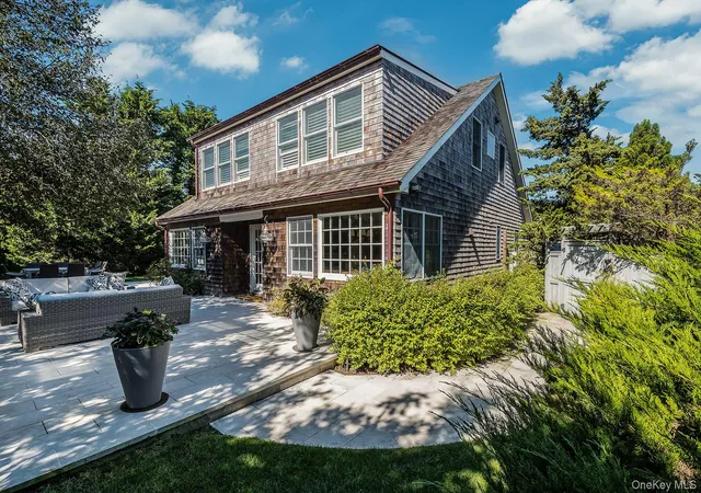 Photo 2 of Single family home for sale at 74 Hampton Ln, East Hampton, NY 11930 | MLS# 1004680 | Listing updated on 2026-10-03