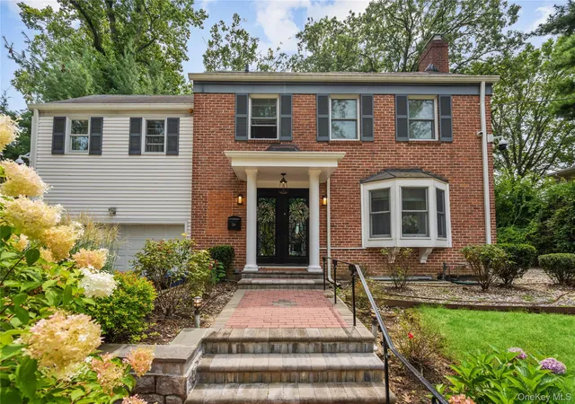 Single family home for sale at 134 Wooleys Ln, North Hempstead, NY 11023 | MLS# 1004681