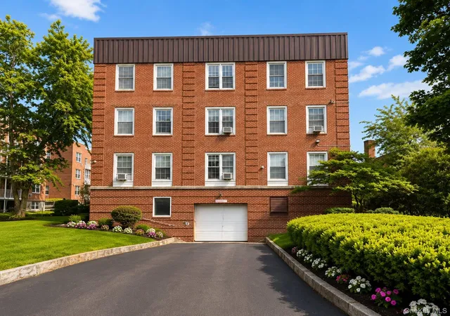 3rd image of 230 Central Ave, Hempstead, NY 11550