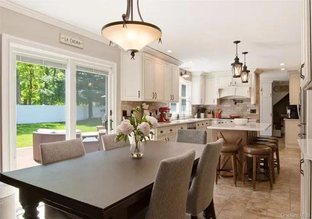 2nd image of 6 Sussex Ln, Brookhaven, NY 11790 | MLS# 1004692