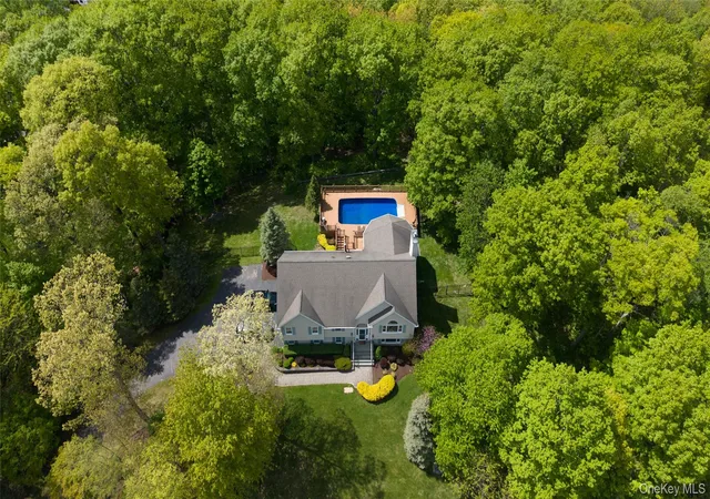 36th image of 17 James Ct, Mahopac, NY 10541 | MLS# 1004697