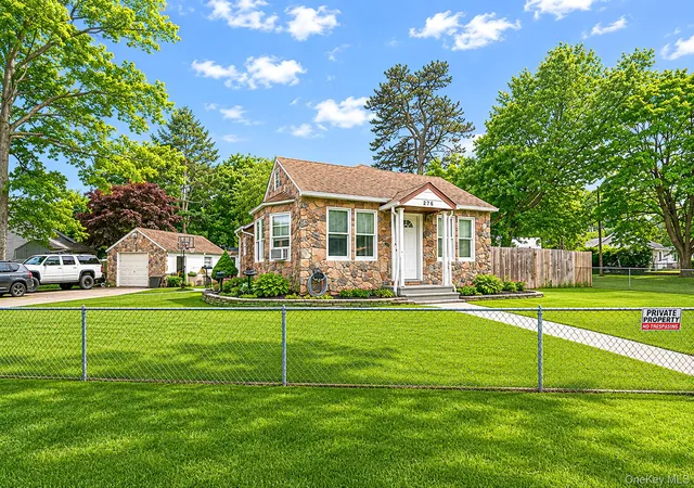 5th image of 276 Dogwood Rd W, Mastic Beach, NY 11951 | MLS# 1004714