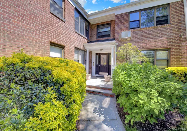 4th image of 1209 Broadway #D23, Hempstead, NY 11557 | MLS# 1004716