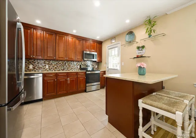 5th image of 120 Sutton Dr, Oyster Bay, NY 11803 | MLS# 1004720