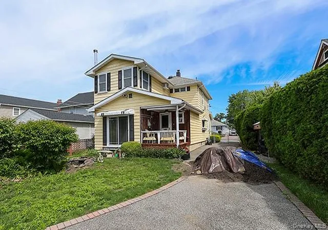 38th image of 425 Linden St, Hempstead, NY 11710 | MLS# 1004723