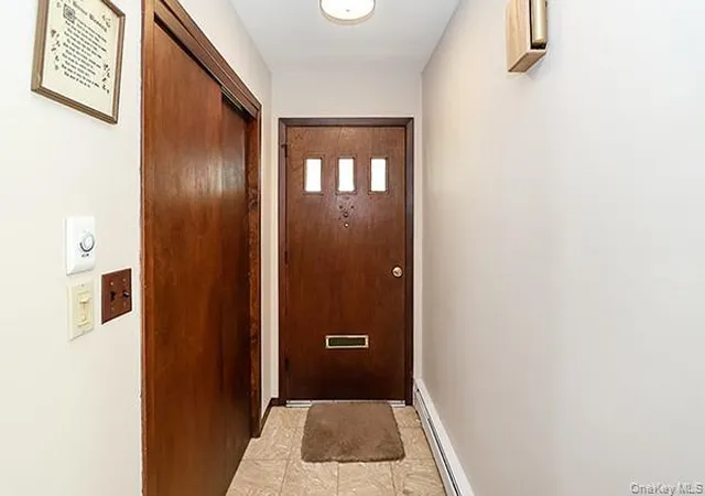 4th image of 425 Linden St, Hempstead, NY 11710 | MLS# 1004723