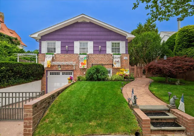 Photo 1 of Sale Pending at 159 W Olive St, Long Beach, NY 11561 | MLS# 1004729 | Listing updated on 2026-08-14