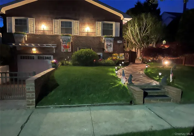 Photo 3 of Sale Pending at 159 W Olive St, Long Beach, NY 11561 | MLS# 1004729 | Listing updated on 2026-08-14