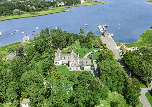 Photo 4 of Single family home for sale at 41 Niamogue Ln, Southampton, NY 11959 | MLS# 1004768 | Listing updated on 2026-09-20