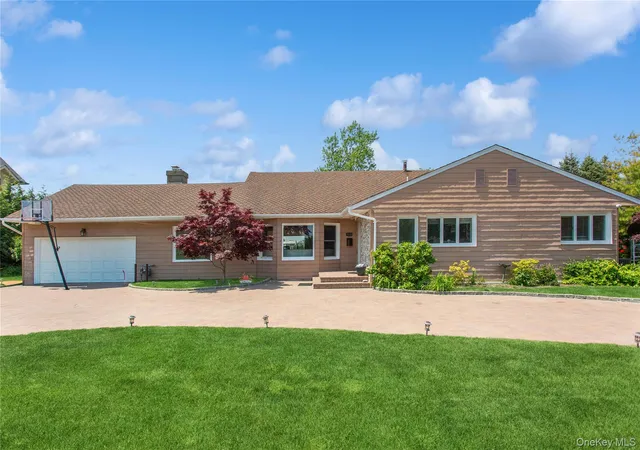 Photo 2 of Sale Pending at 996 Wateredge Pl, Hempstead, NY 11557 | MLS# 1004772 | Listing updated on 2026-08-26