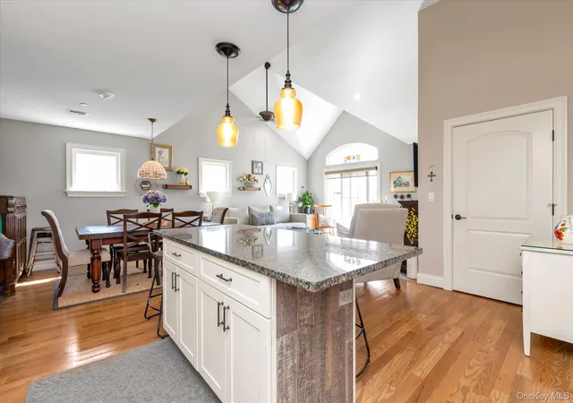 3rd image of 206 Anchor Ct, Babylon, NY 11726 | MLS# 1004792